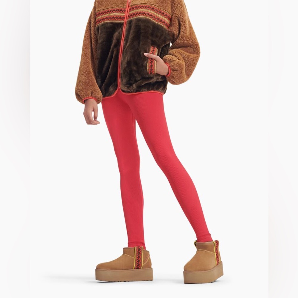 BNIB UGG ultra mini platform heritage in Chestnut